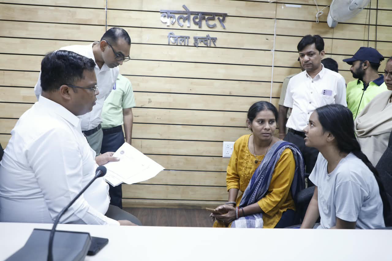 Indore - Collector listens to public grievances with sensitivity