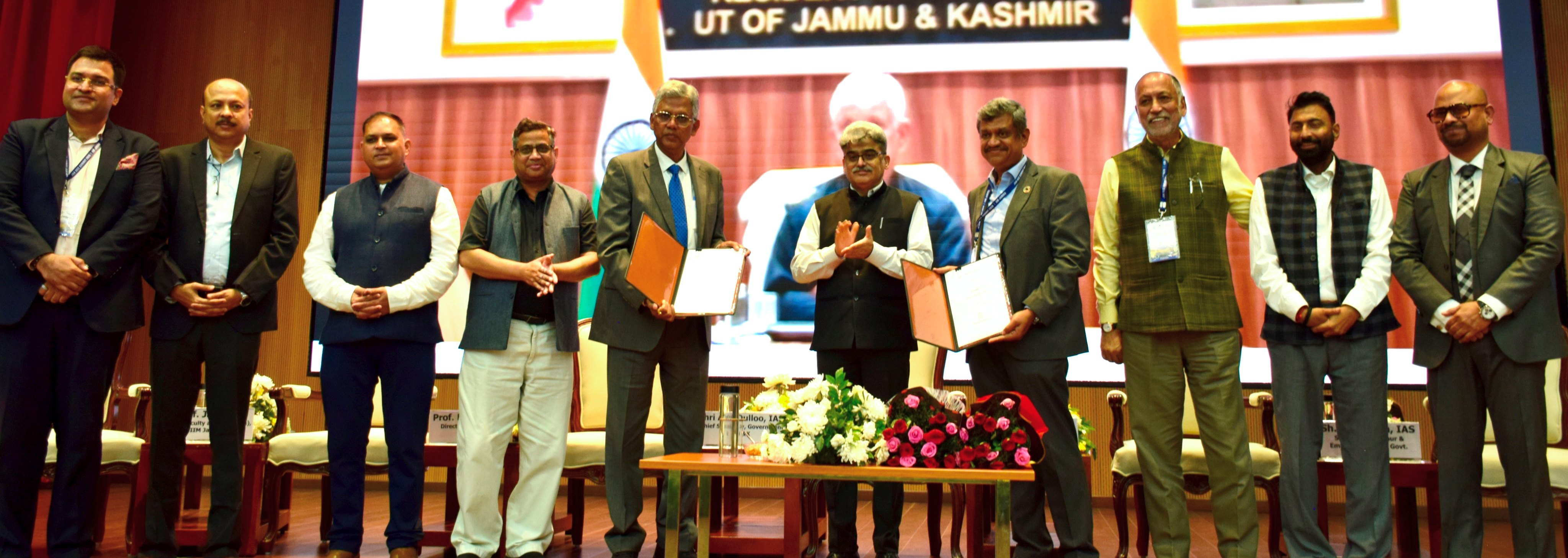 J&K: LG Manoj Sinha Envisions J&K as a Global Capability Centre Hub